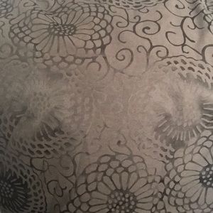 Queen size duvet cover.